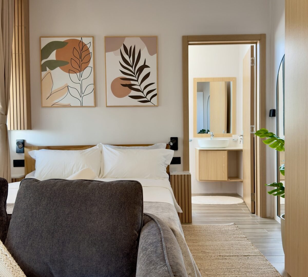 Modern private bathroom — Seaview Studio Flic en Flac Mauritius