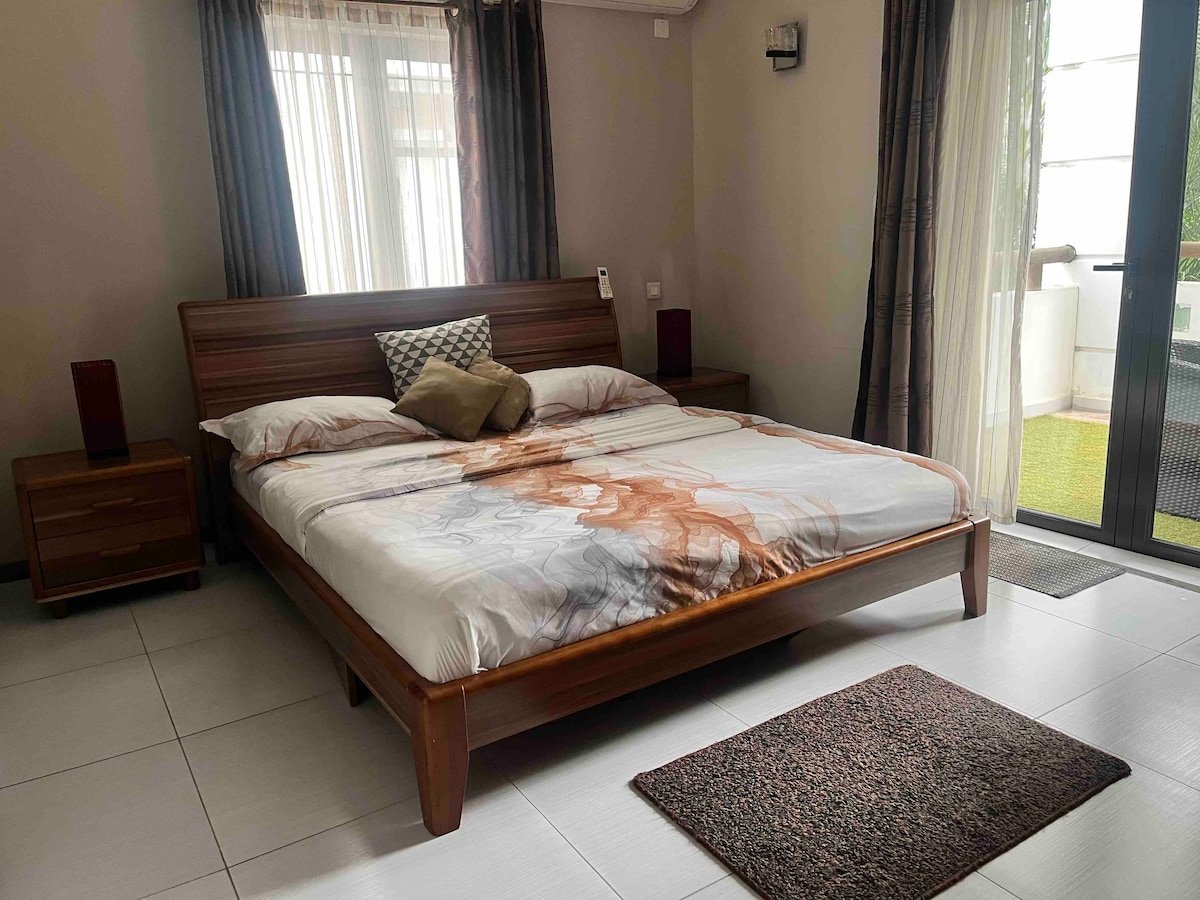 White Horizon bedroom 2 king bed — Turtle Bay Balaclava Mauritius