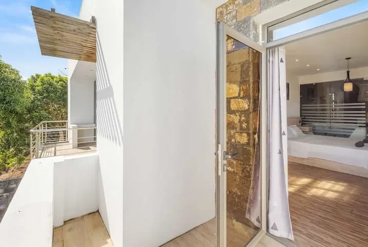 Turquoise Bay Villa Trou aux Biches Mauritius — Stone Accent Balcony Entrance